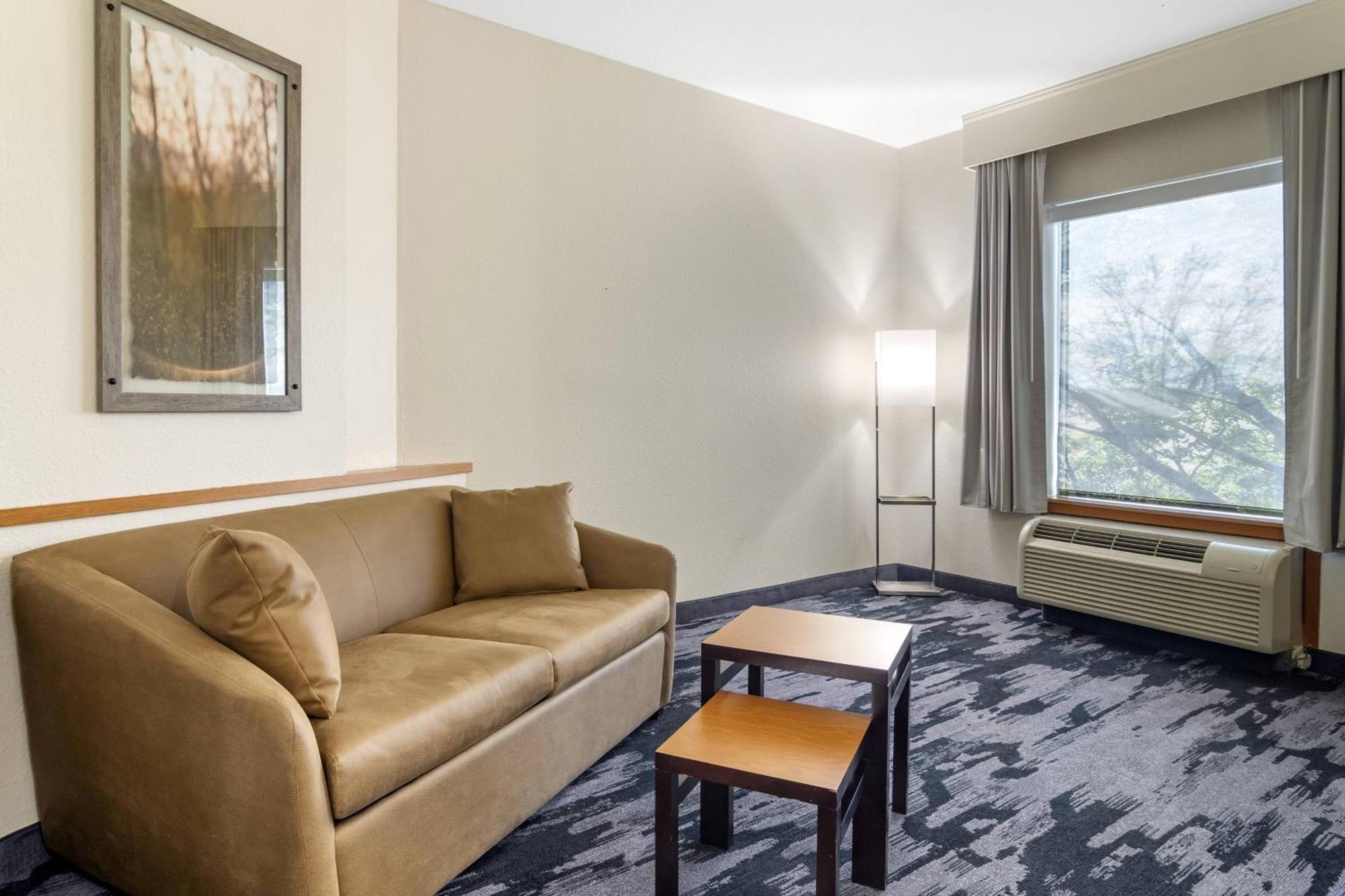 Fairfield Inn & Suites By Marriott Commerce Exteriör bild