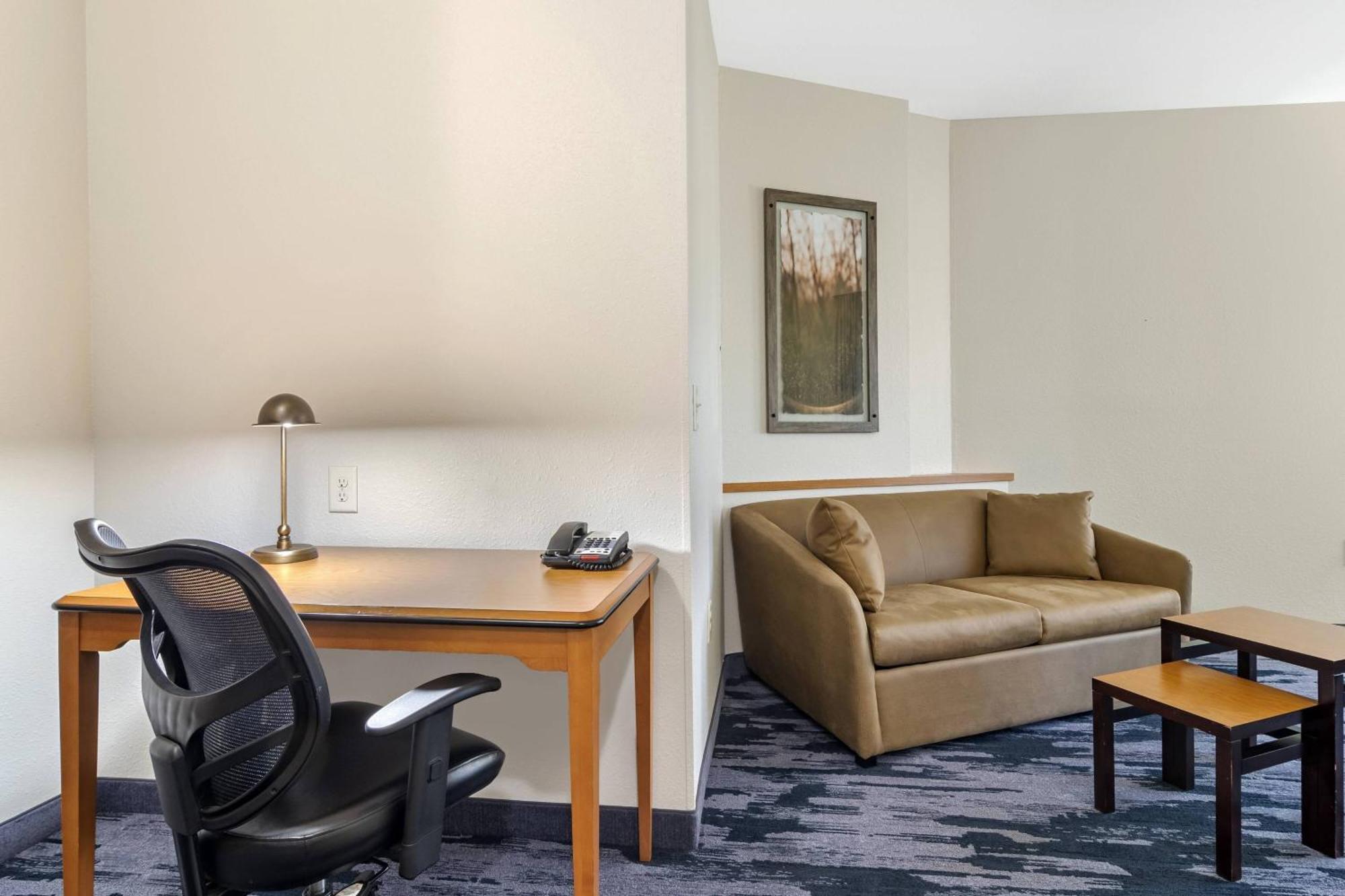 Fairfield Inn & Suites By Marriott Commerce Exteriör bild