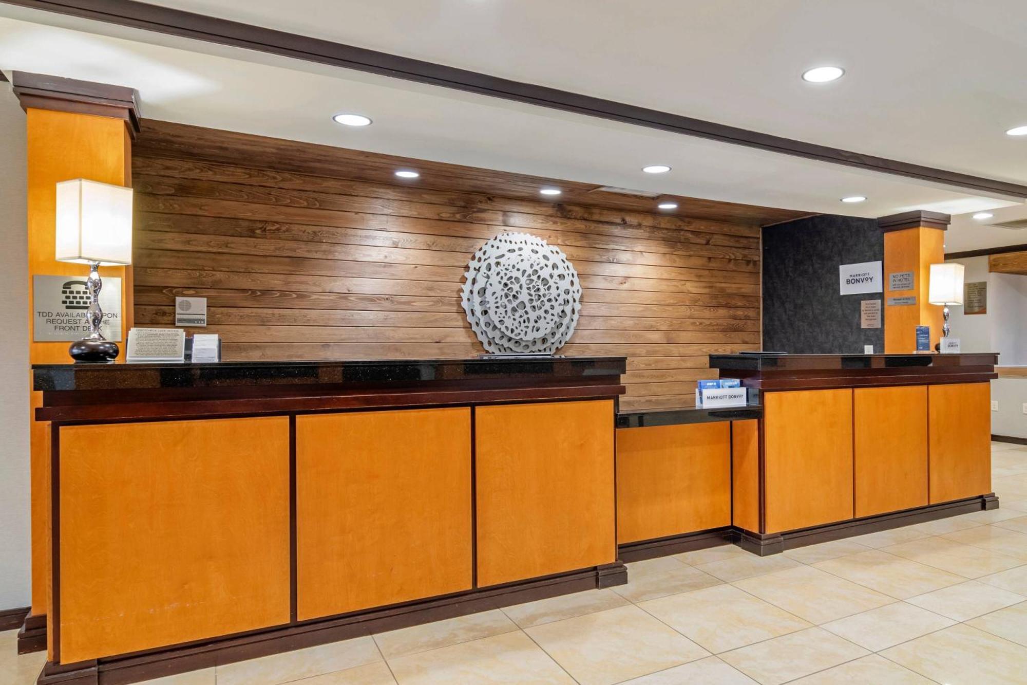 Fairfield Inn & Suites By Marriott Commerce Exteriör bild