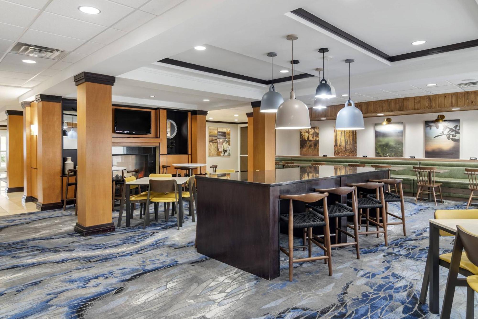 Fairfield Inn & Suites By Marriott Commerce Exteriör bild