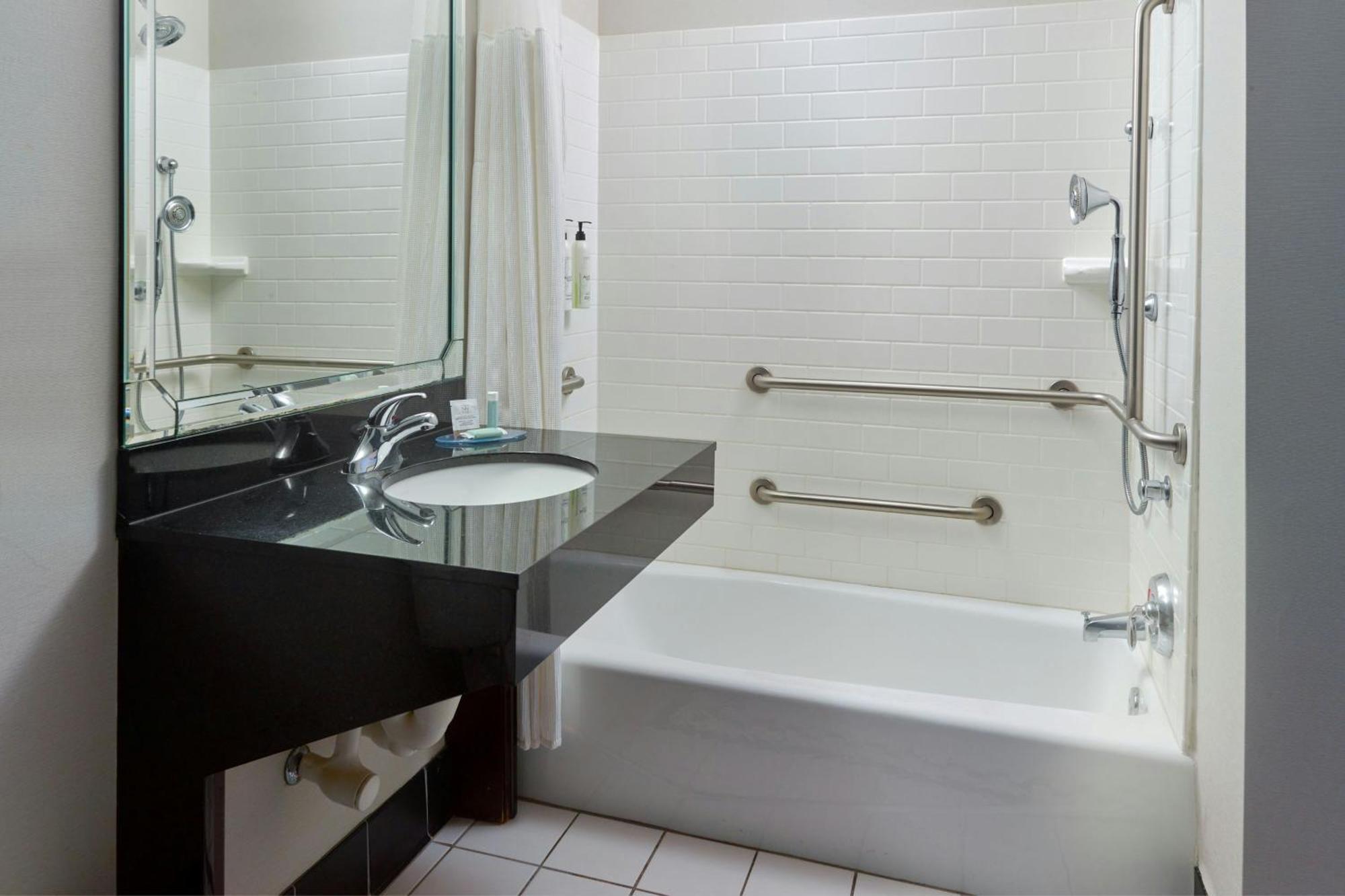 Fairfield Inn & Suites By Marriott Commerce Exteriör bild